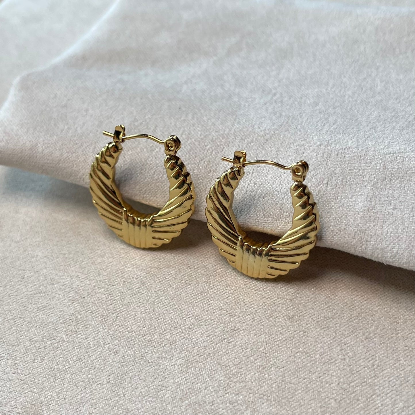 Helen Hoops