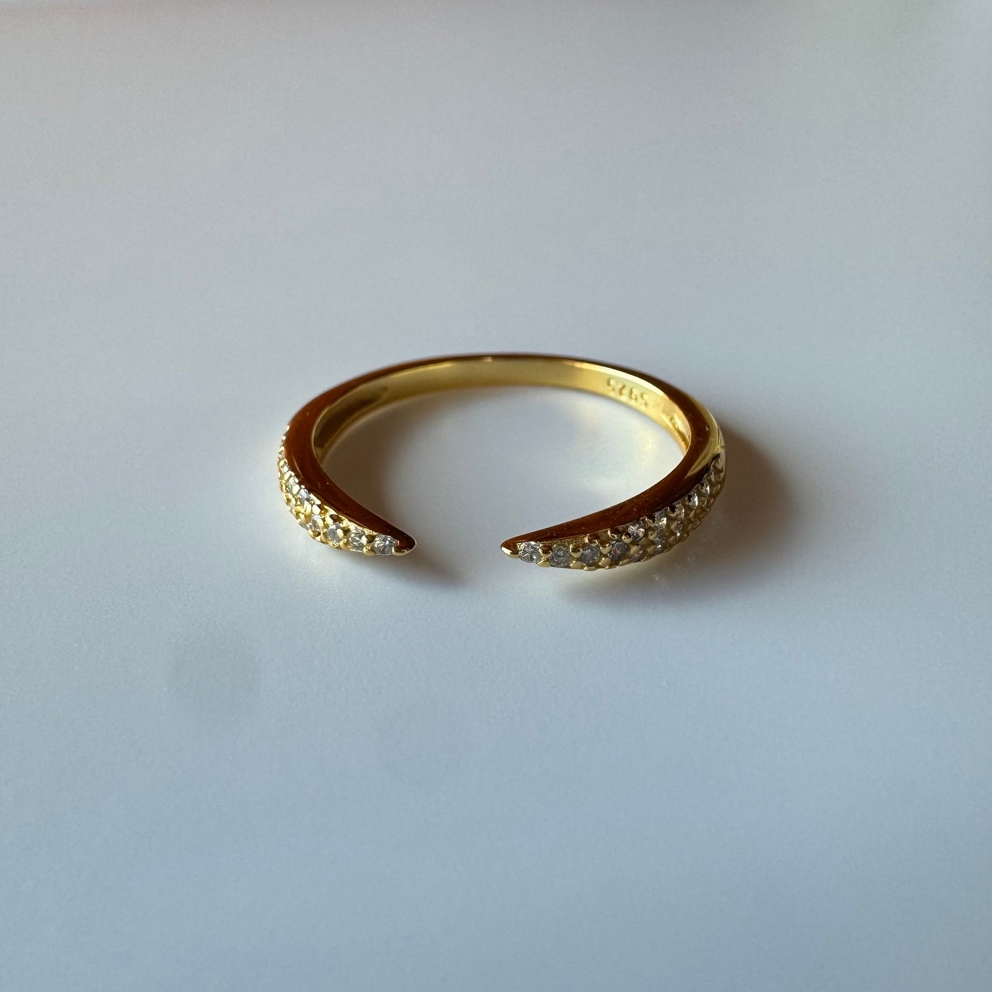 Gold Single Row Claw Ring