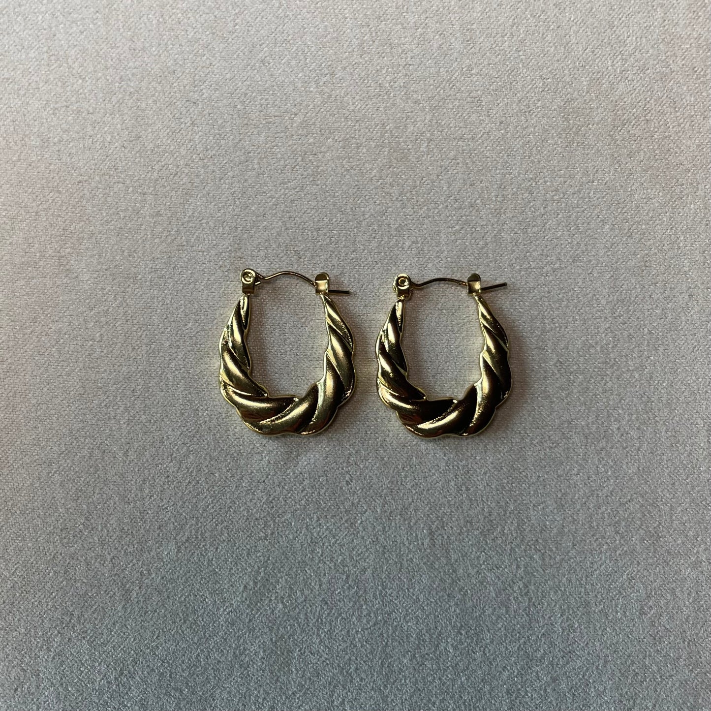 Aphrodite Hoop
