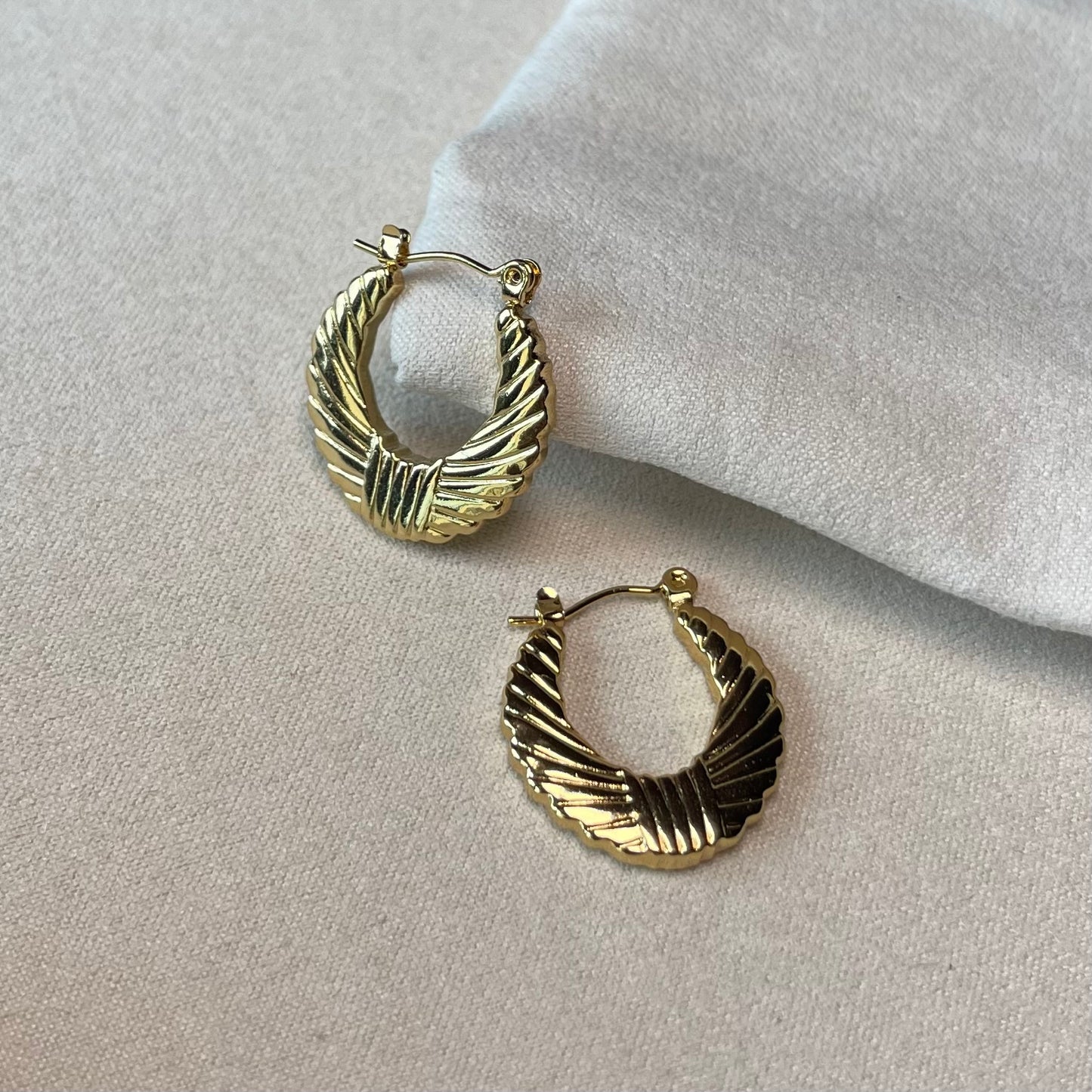 Helen Hoops