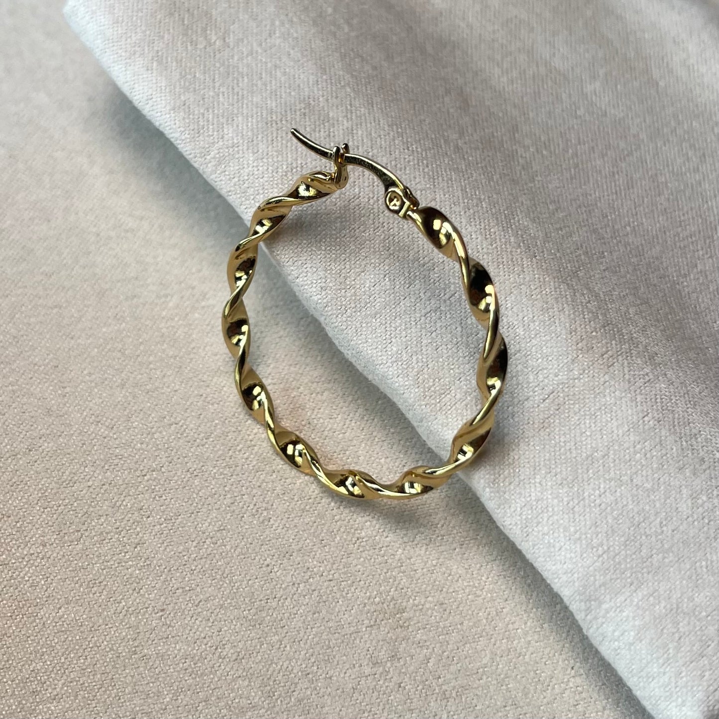 Miranda Hoop