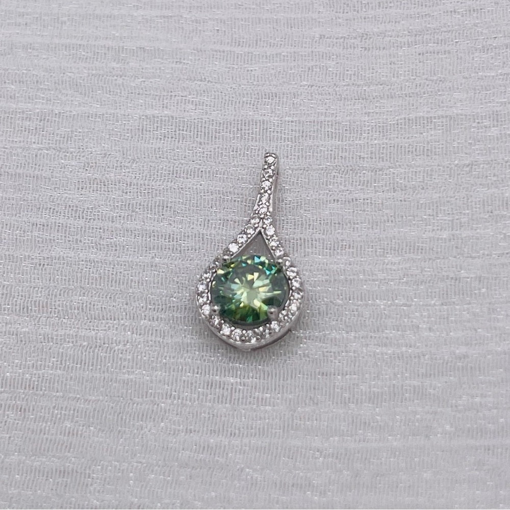 1.0 CT Alexandrite Moissanite Diamond Pendant
