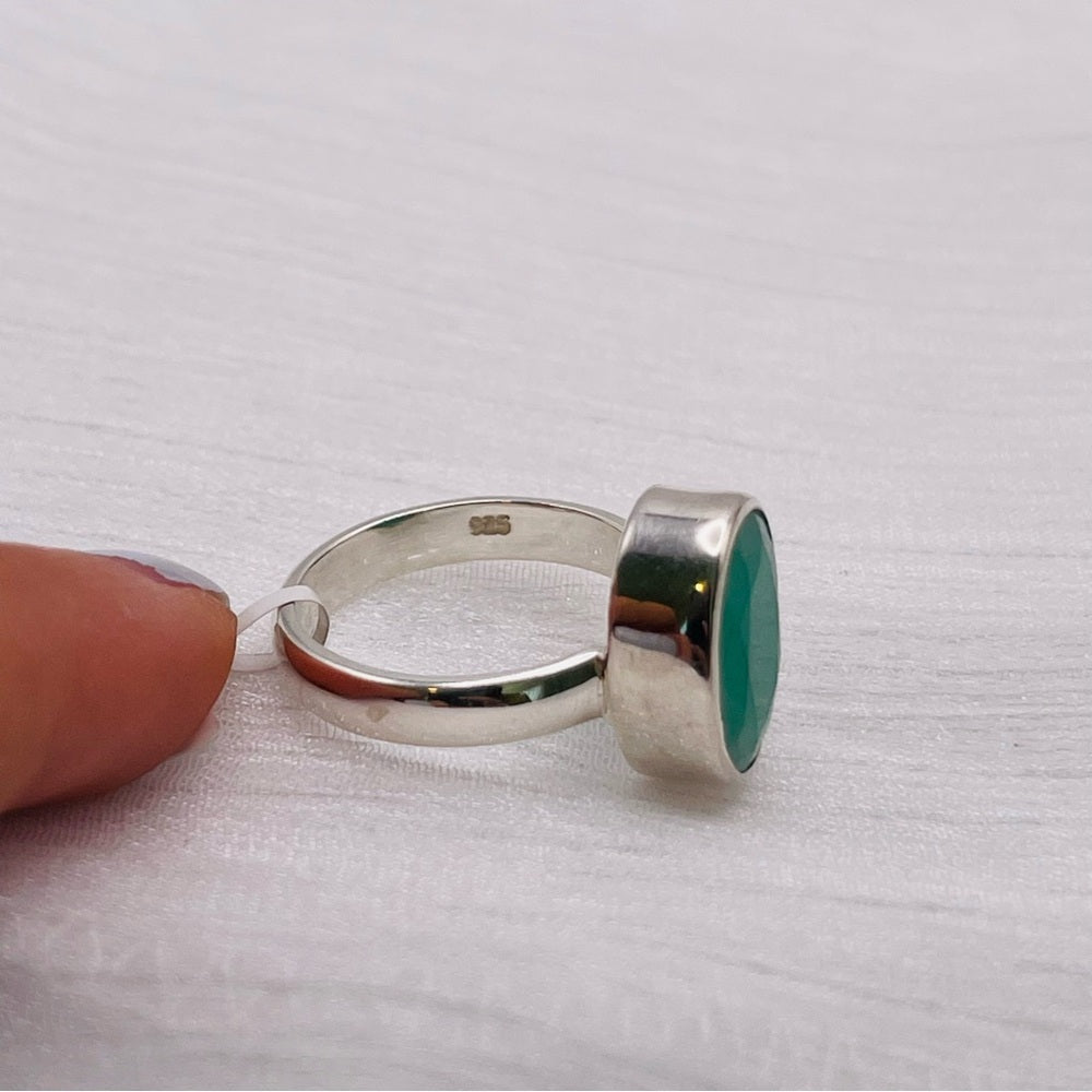Emerald Faceted Oval S925 Ring