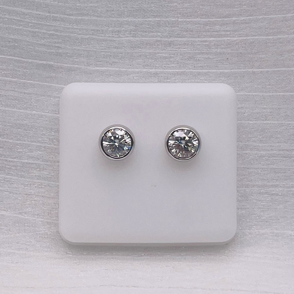 1.0CT Moissanite Diamond Round Bezel Set S925 Sterling Silver Stud Earrings