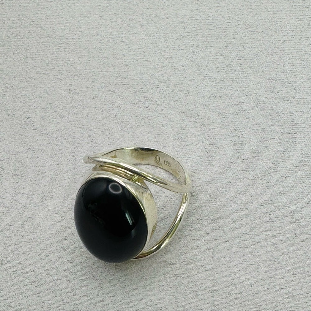 Onyx Cabachon Ring