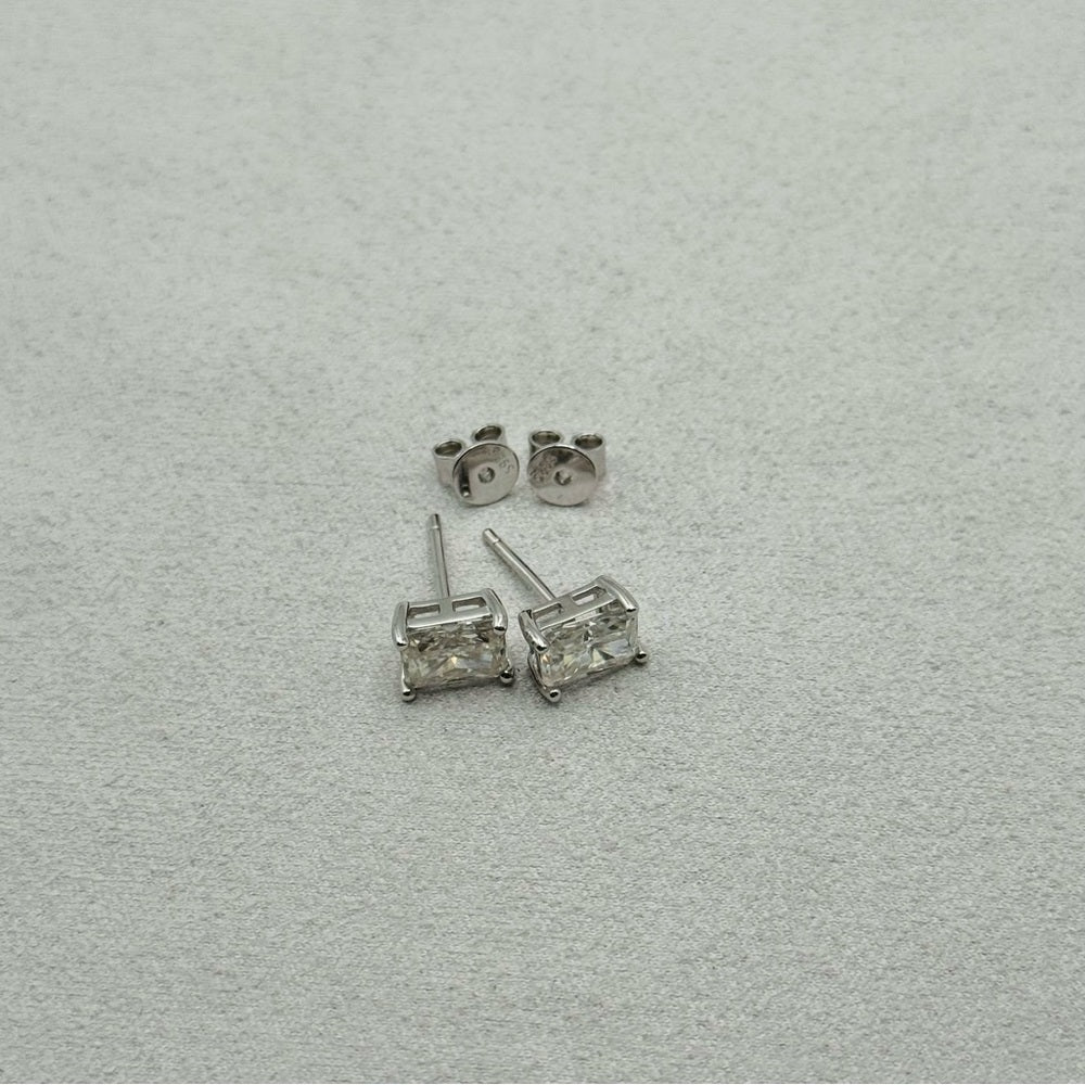 1 * 2 CT Moissanite Diamond Radiant Cut Earrings