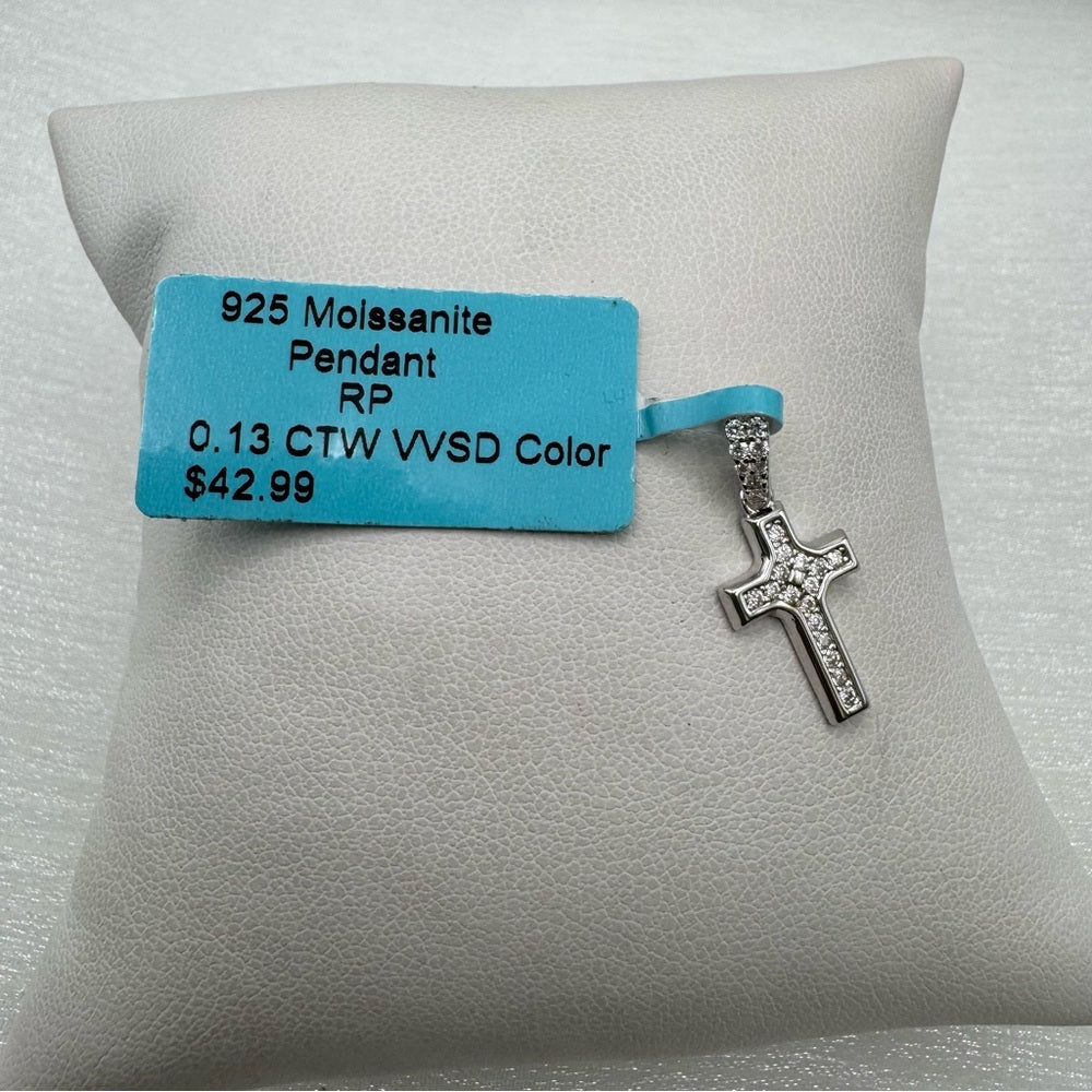 0.13 CT Moissanite Diamond Pavé Cross Pendant
