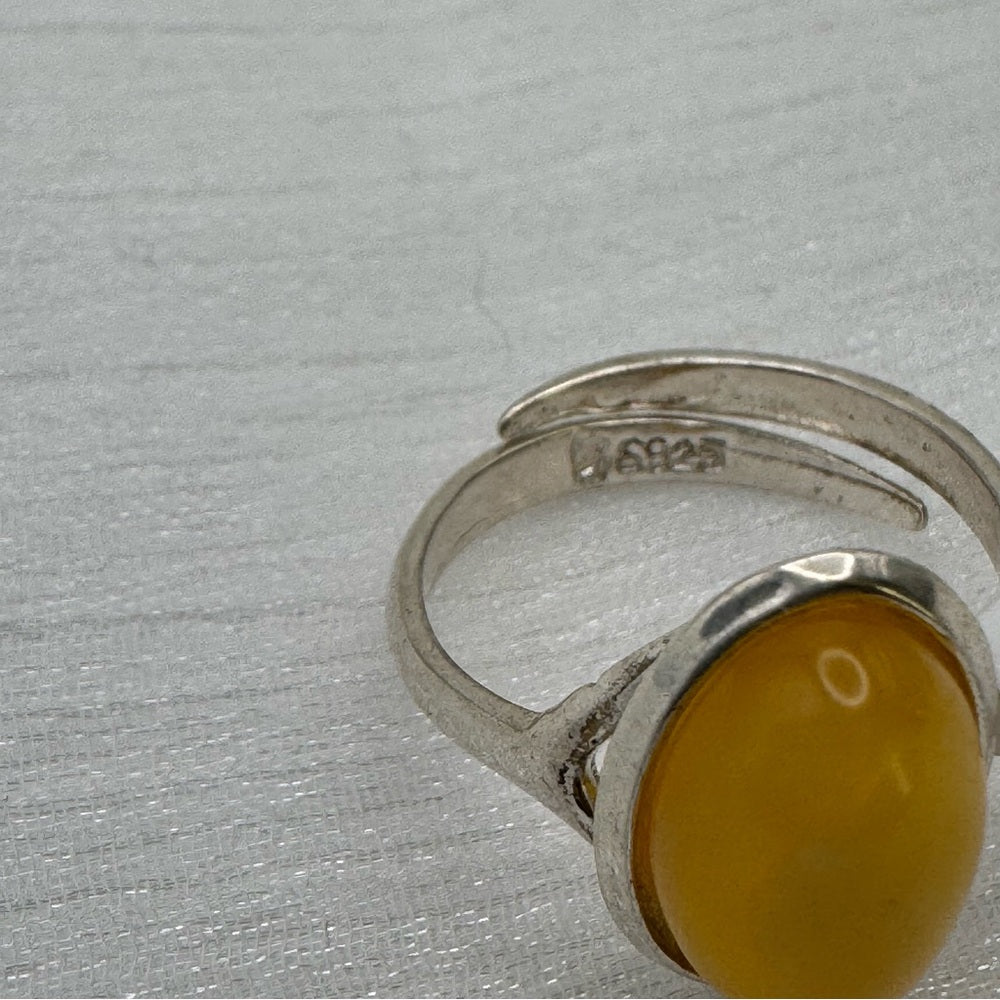 S925 Oval Baltic Amber Ring