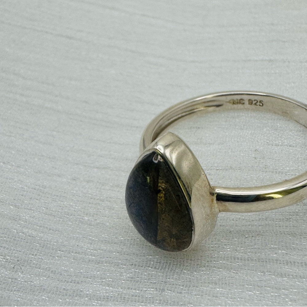 S925 Teardrop Labradorite Ring