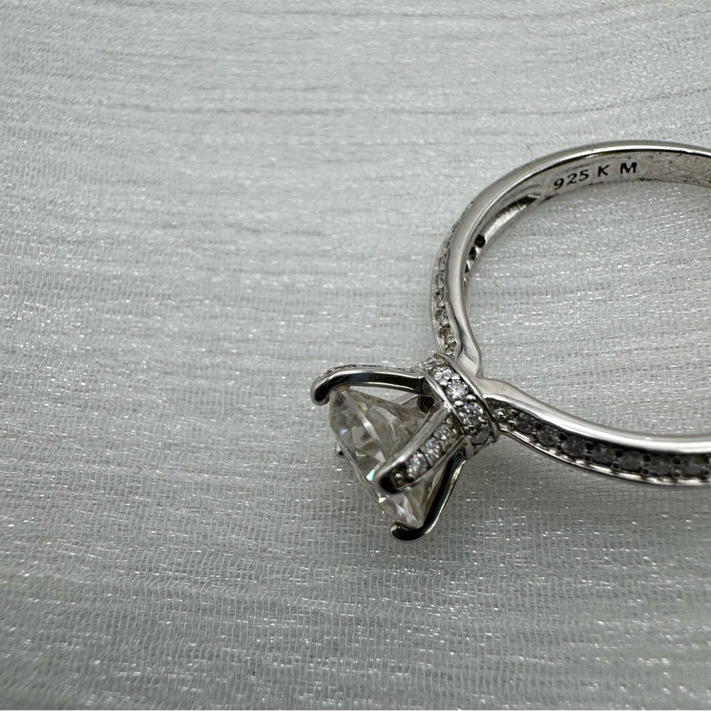 1.5 CT Moissanite Diamond Solitare & Pavé Band