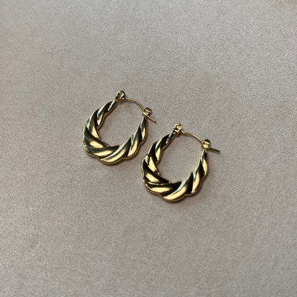 Aphrodite Hoop
