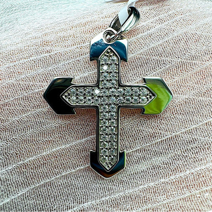 0.55 CT Moissanite Diamond Pavé Pointed Cross Pendant