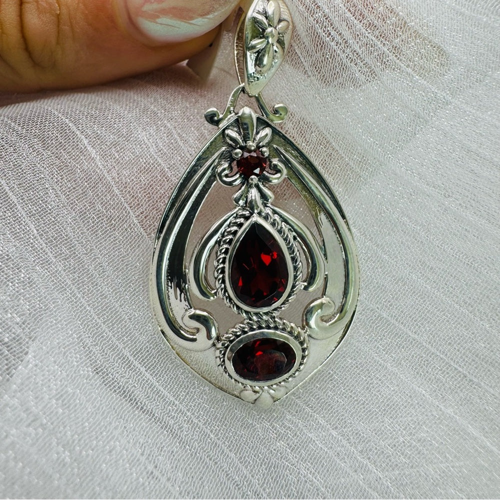 S925 Garnet Pendant