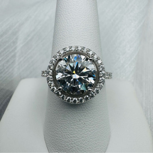4.32 CT Moissanite Diamond Solitare w Pavé Band & Halo