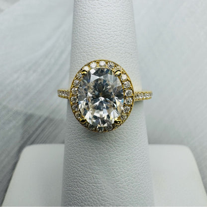 4.09 CT Moissanite Diamond Oval Cut w Pavé Halo