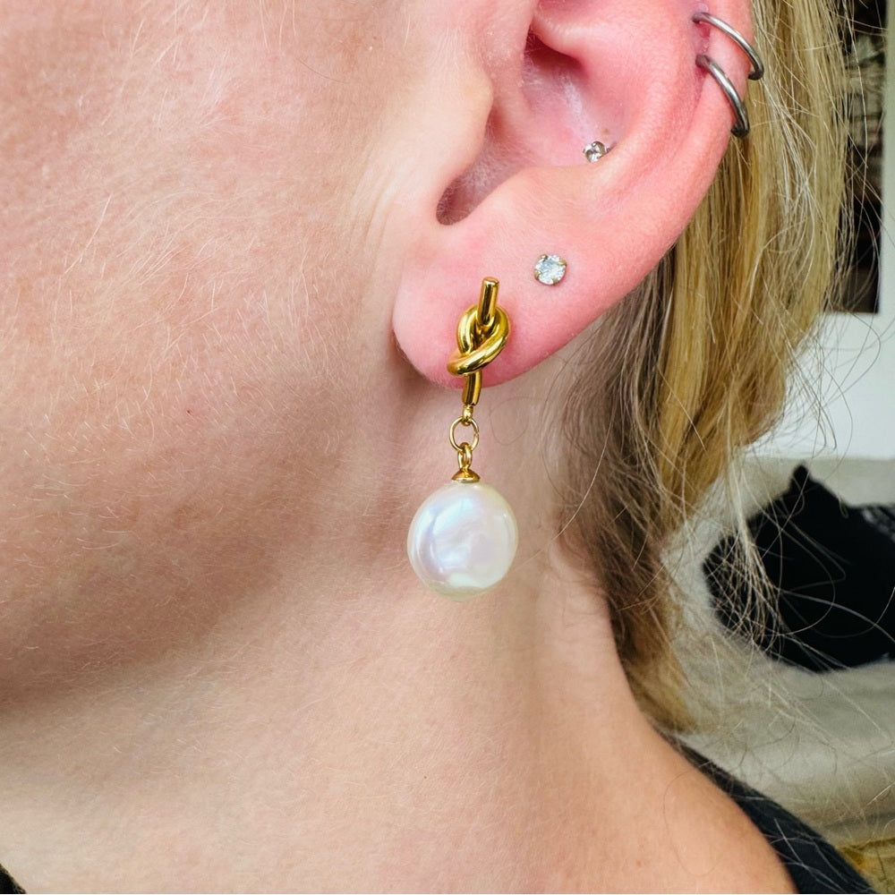 Freshwater Coin Pearl Knots