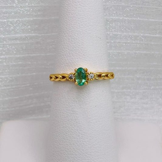 Dainty Gold Oval Emerald Ring