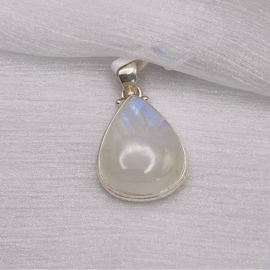 RM4 Rainbow Moonstone Teardrop S925 Pendant