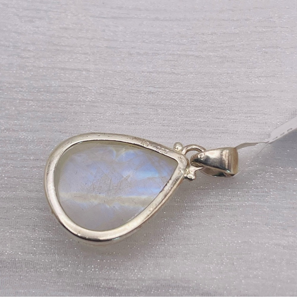 RM4 Rainbow Moonstone Teardrop S925 Pendant