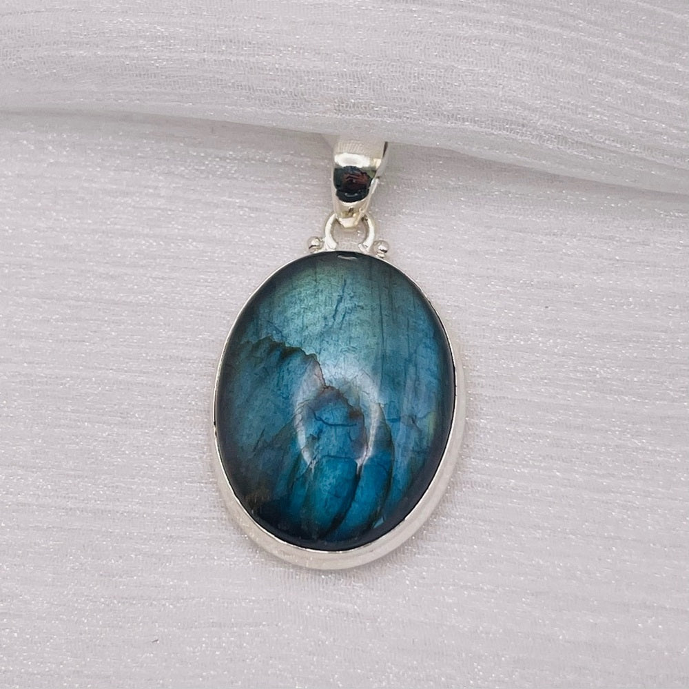 LA5 Labradorite Oval S925 Pendant