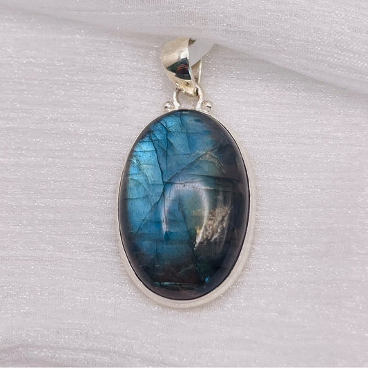 LA2 Labradorite Oval S925 Pendant