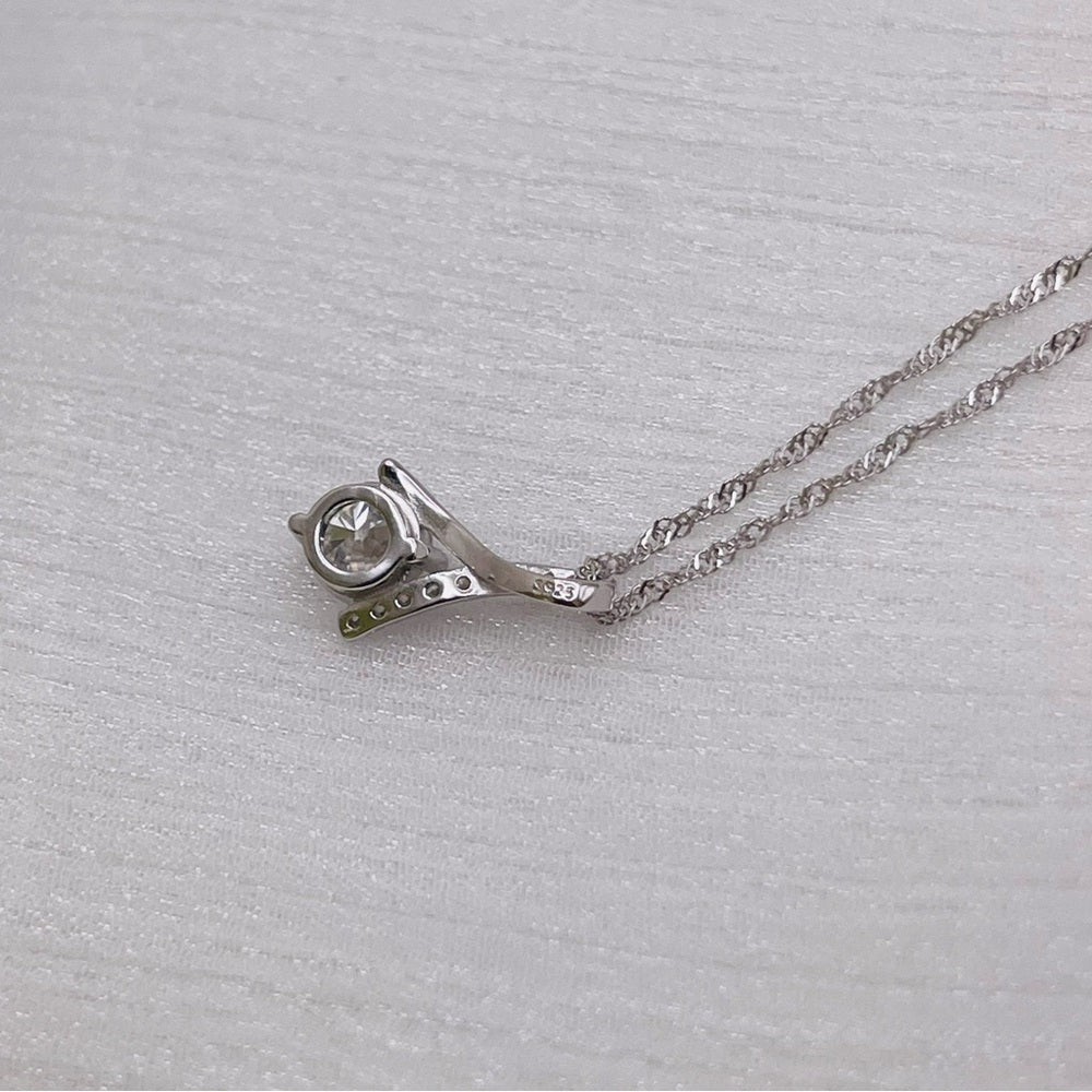 1.0 CT Moissanite Twisted Necklace