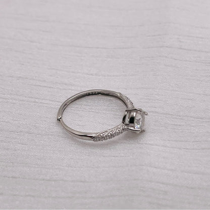 1.0 CT Moissanite Diamond Twist Ring
