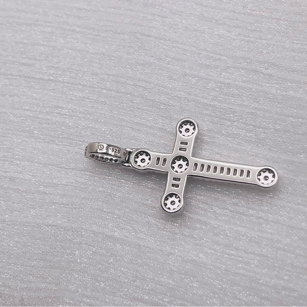 1.8 CT Moissanite Diamond Cross Pendant