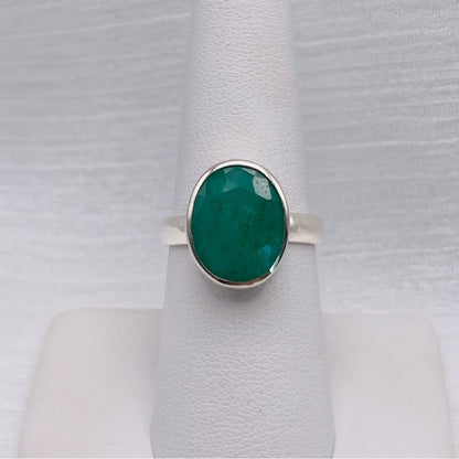 Emerald Faceted Oval S925 Ring