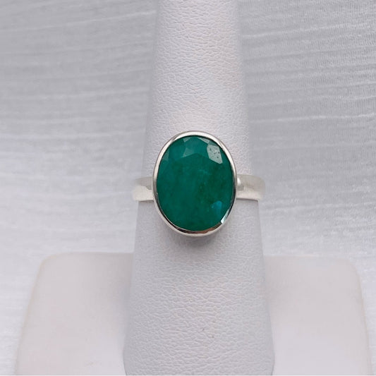 Emerald Faceted Oval S925 Ring