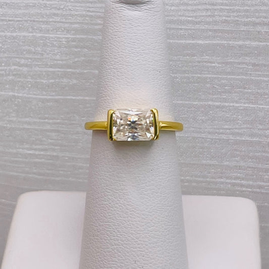 2.0 CT Moissanite Diamond East / West Ring