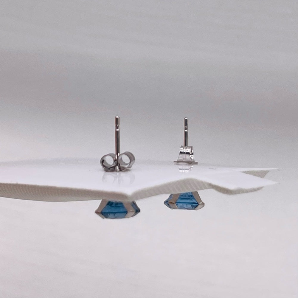 14k Gold Aqua Crystal Stud Earrings
