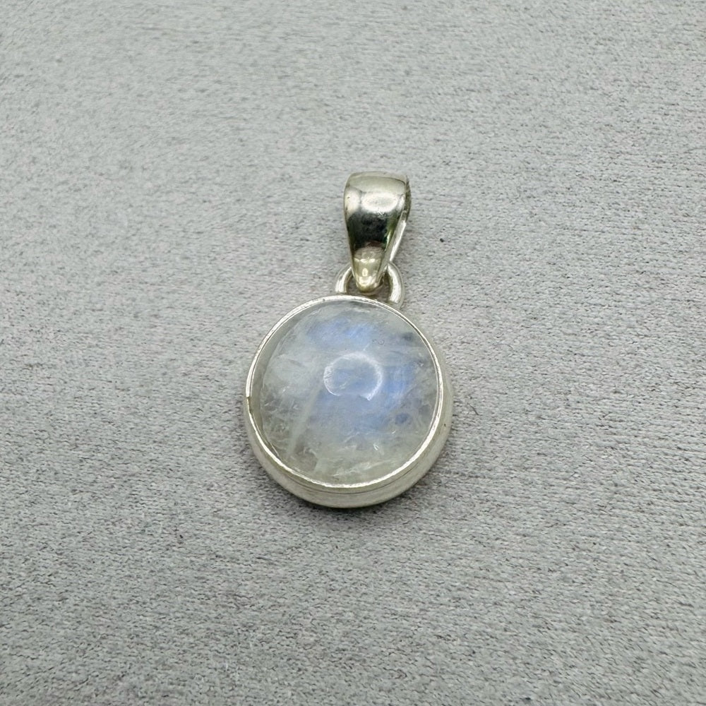 Rainbow Moonstone S925 Circle Pendant