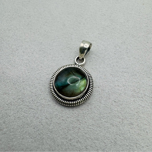 Labradorite S925 Circle Pendant