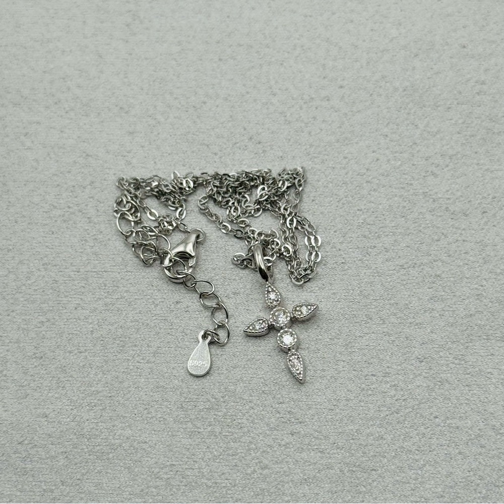 0.12 CT Moissanite Diamond Cross Neckace