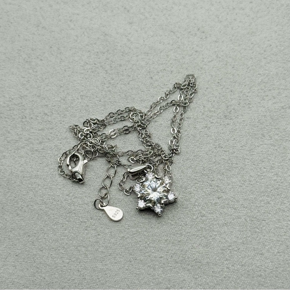 1 CT Moissanite Diamond Snowflake Necklace