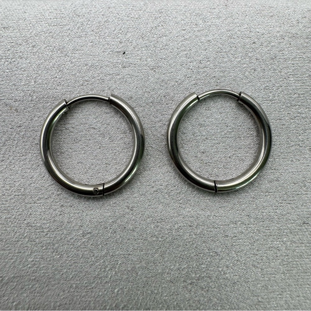 17.5mm | Hoop/ Huggie Earrings - Silver (#44)