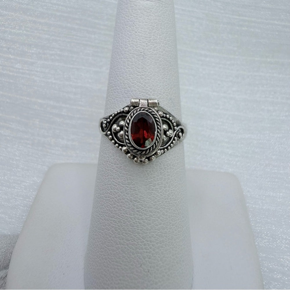 S925 Poison Garnet Ring