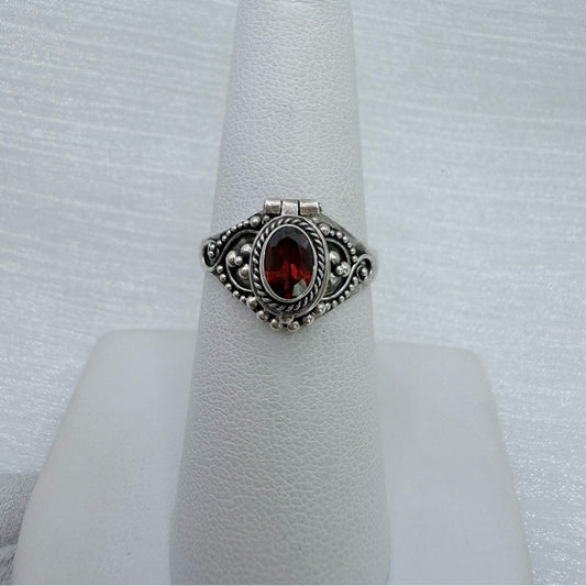 S925 Poison Garnet Ring