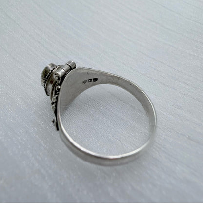 S925 Poison Garnet Ring