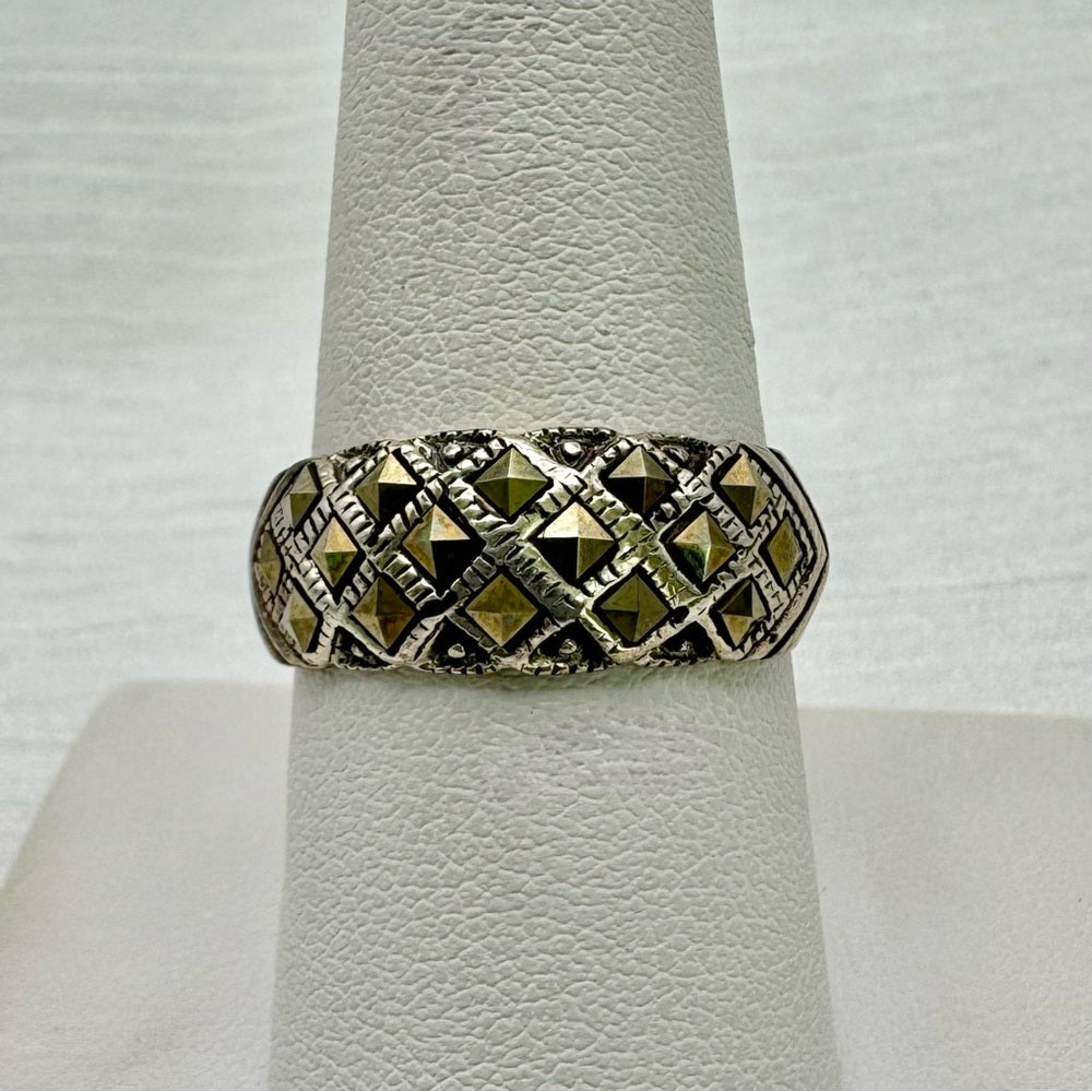 Marcasite Diamond Imprinted Ring