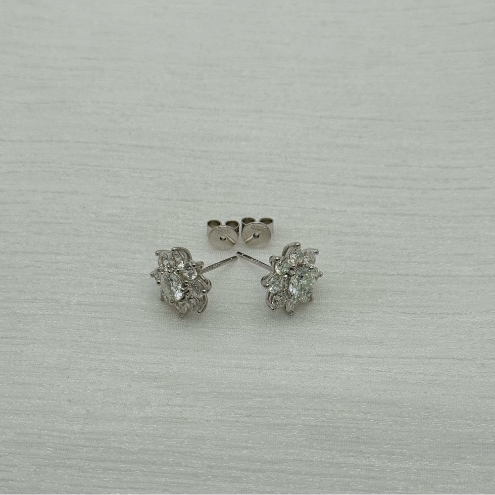 .5 * 2 CT Moissanite Diamond Flower Studs