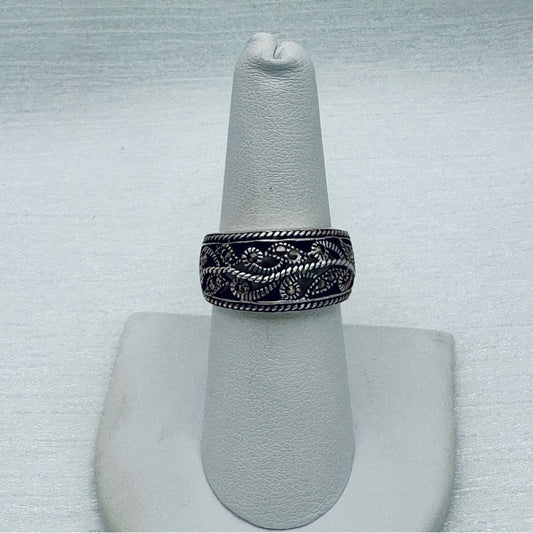 Flower Detail Marcasite Ring
