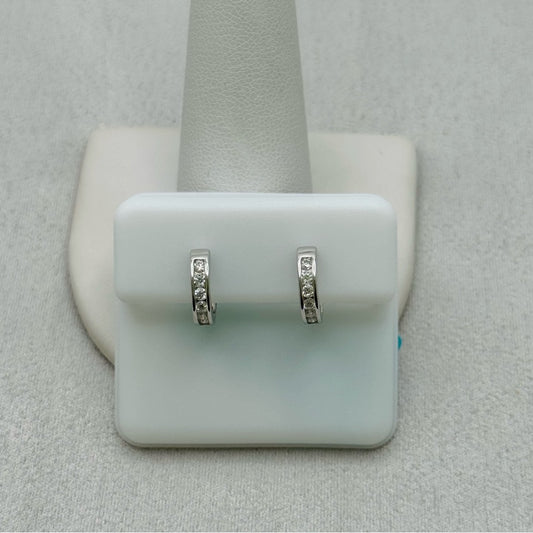 0.26 CT * 2 Moissanite Diamond Huggie Earrings