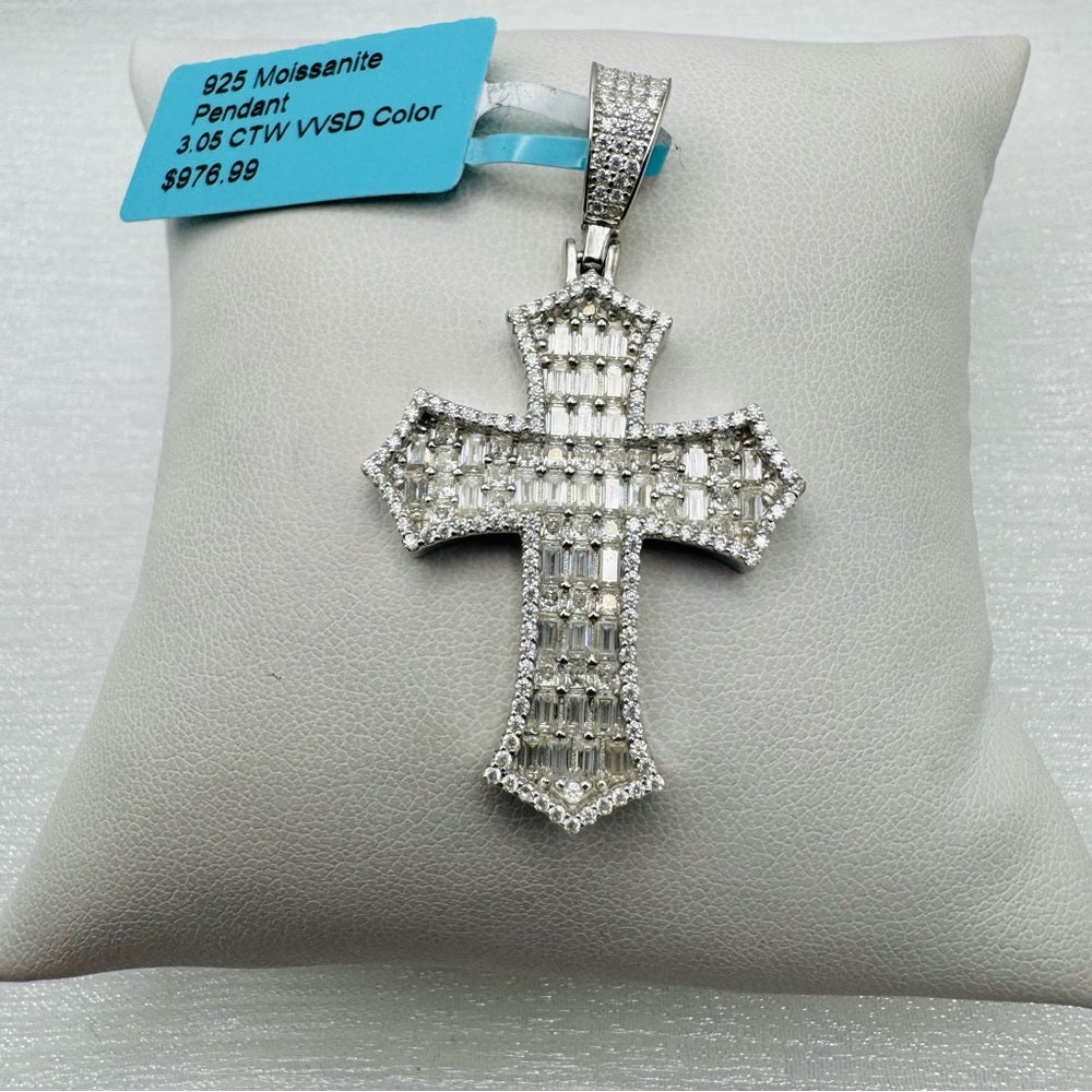 3.05 CT Moissanite Diamond Cross Pendant