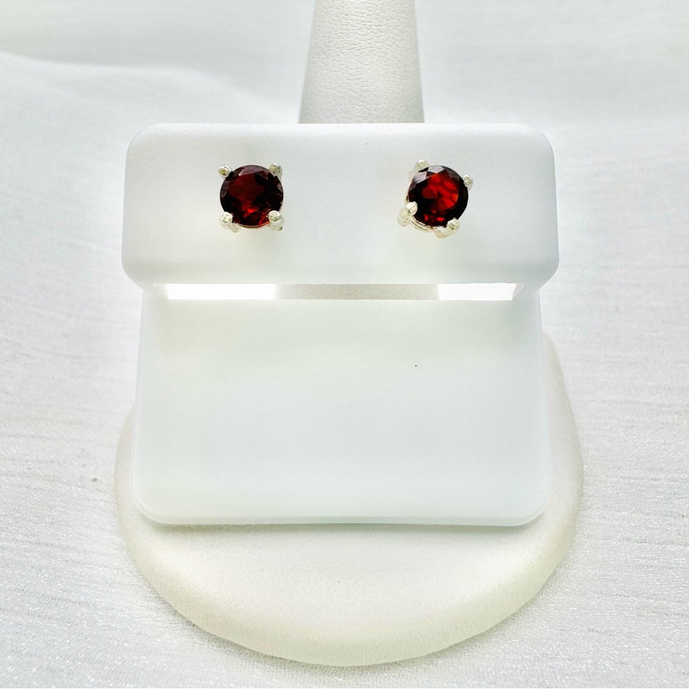 S925 Round Garnet Stud Earrings