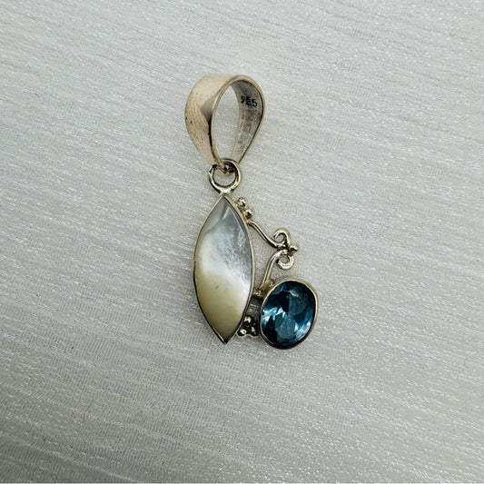 S925 Mother of Pearl & Topaz Pendant