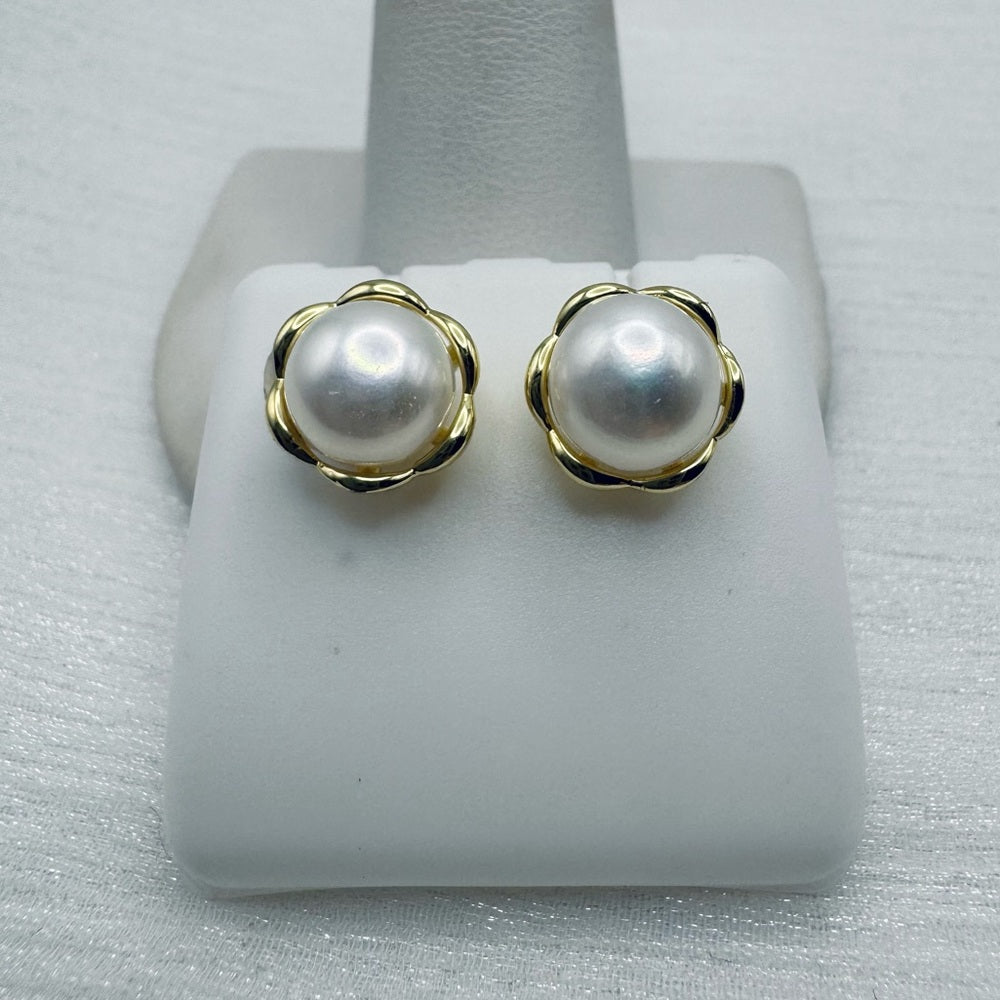 Freshwater Pearl Flower Stud Earrings