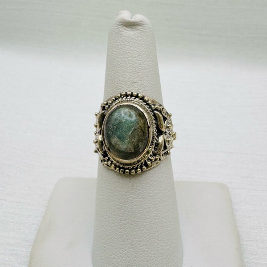 S925 Oval Labradorite Silver Detail Ring