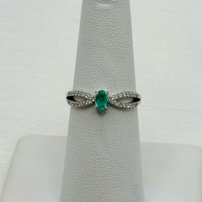 Emerald Adjustable Ring